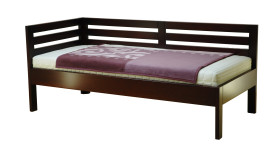 zakázková postel ve volitelných velikostech a masivních materiálech
